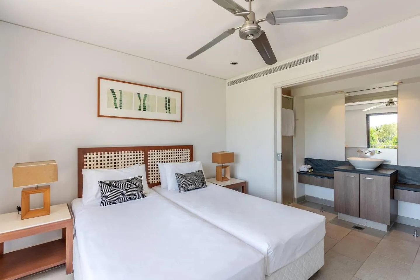 'Zami' Penthouse Resort-Style Living At Temple Palm Cove Australia