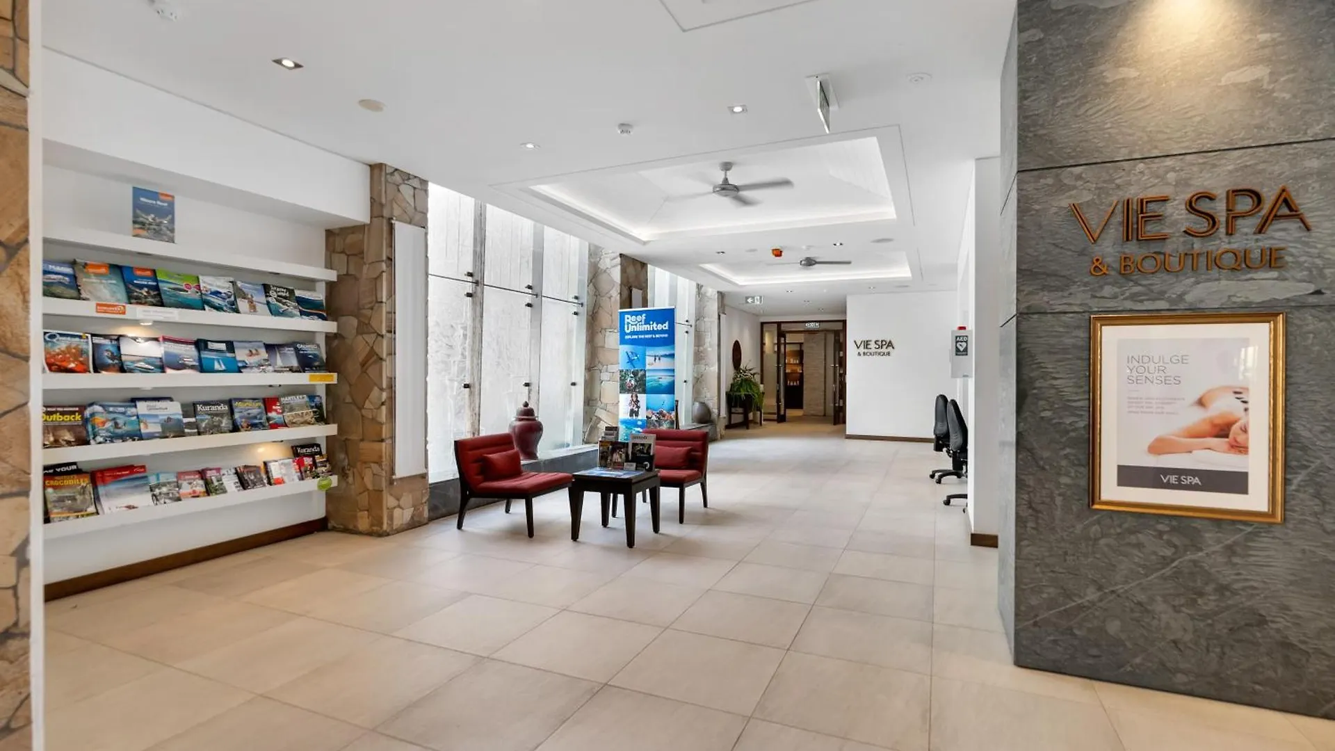 'Zami' Penthouse Resort-Style Living At Temple Palm Cove