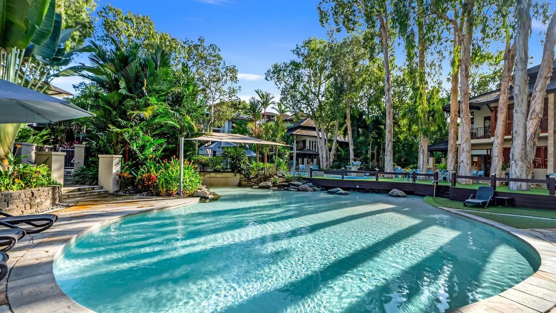 'Zami' Penthouse Resort-Style Living At Temple Palm Cove